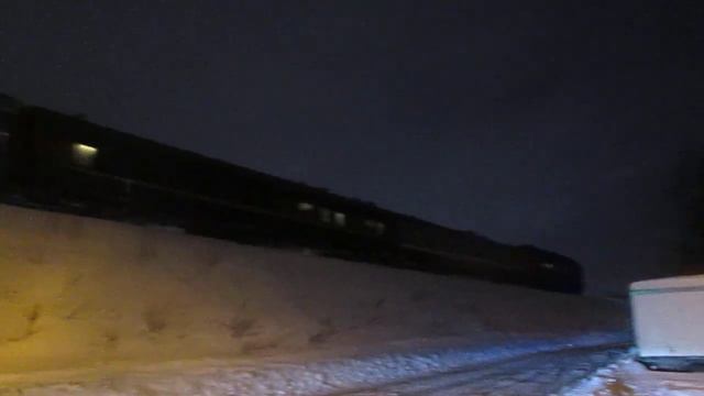 Тепловоз ТЭП70-0118 с поездом Москва-Архангельск смотреть онлайн