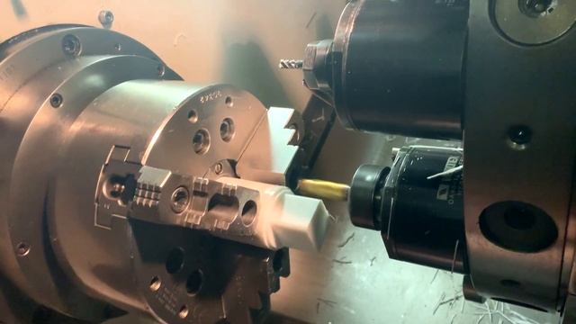 Изготовление фторопластовой насадки (башмака) для ручного сварочного экструдера смотреть онлайн