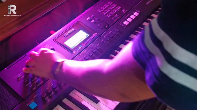 Yamaha PSR E473/EW425 S. Art Lite Nylon Guitar- Rowan Alexander || @YamahaMusicSA смотреть онлайн
