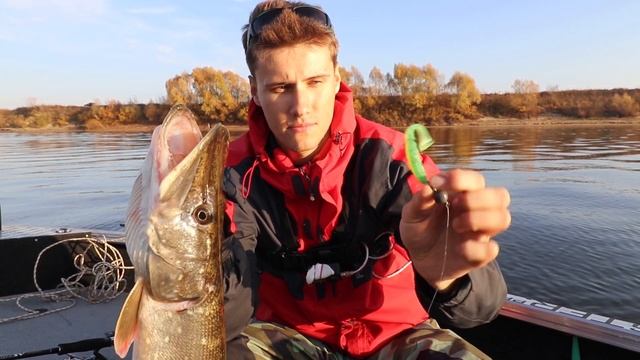 Рыбалка на Оке. Ловля щуки на джиг. Daiwa D'Fin.Путешествие по реке. смотреть онлайн