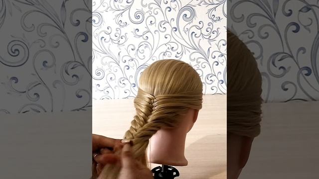 Simple Hairstyle For Long Hair. Fish Tail. Вечерняя причёска с плетением косы Рыбий Хвост. смотреть онлайн