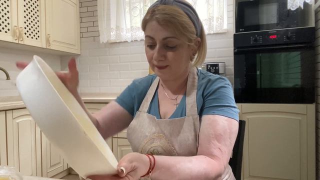 ВСТРЕЧАЕМ ГОСТЕЙ смотреть онлайн