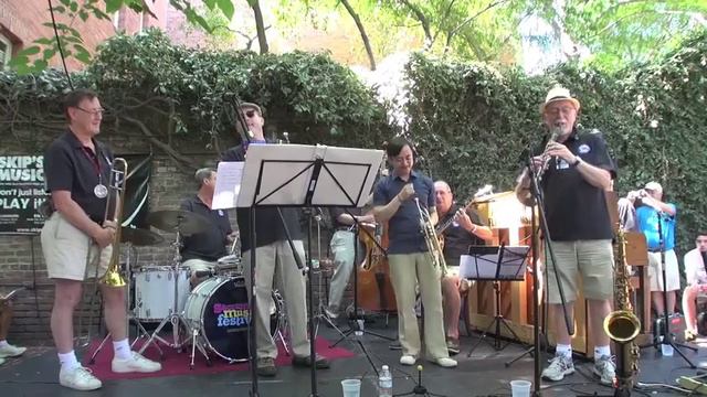 Grand Dominion Jazz Band "Just a Closer Walk with Thee" смотреть онлайн