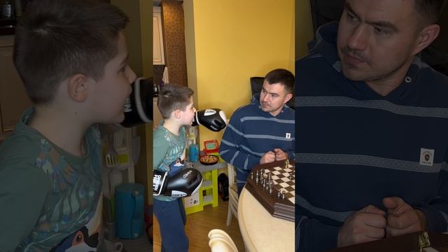 Ярослав требует 1000 у Папы! смотреть онлайн