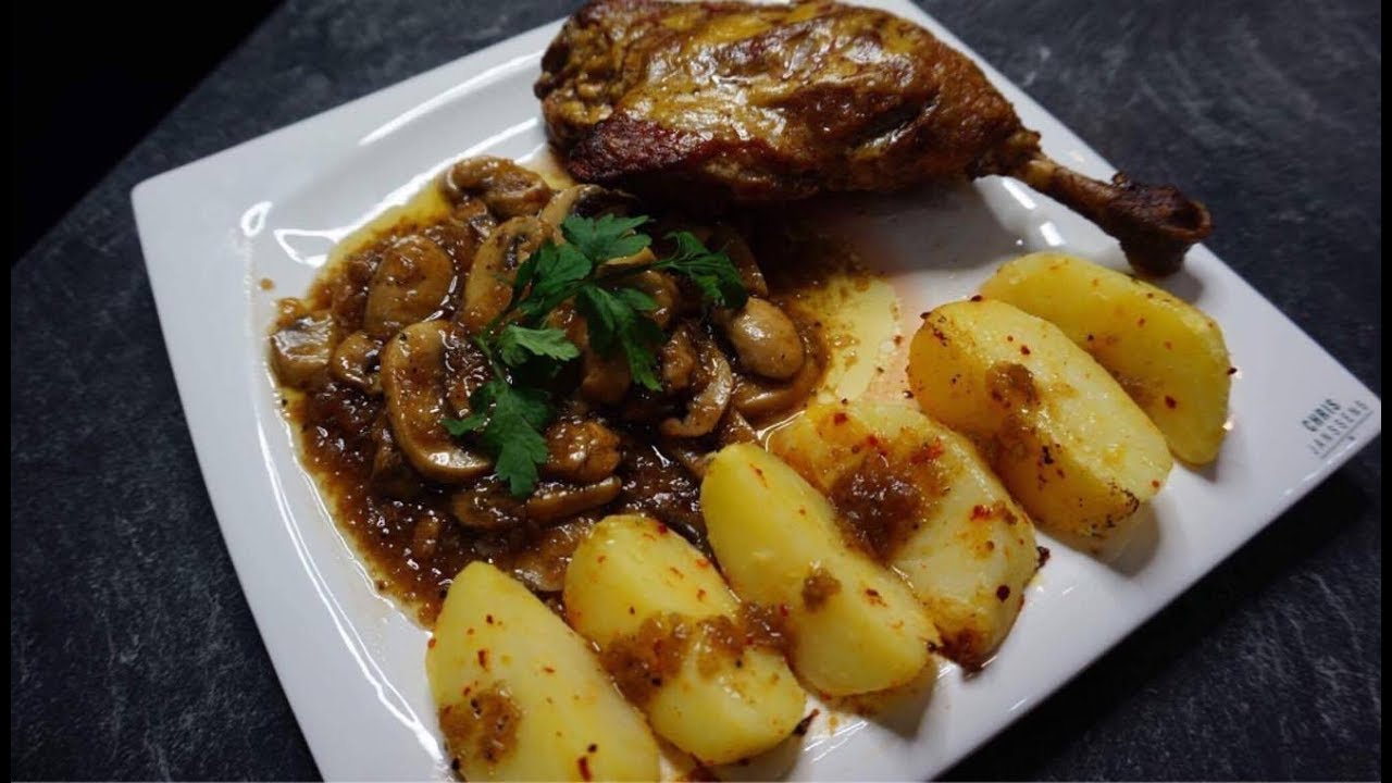 Бедра утки с гарниром из картошки и шампиньонов смотреть онлайн