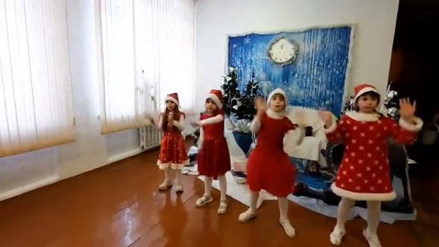 Поздравительный танец 2 "А" класса смотреть онлайн