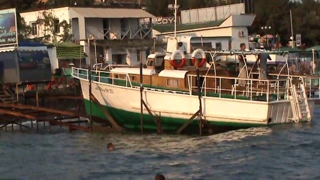 Судак спасательная станция/Папа, а где ночуют катера смотреть онлайн