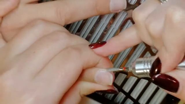 Осенний дизайн ногтей серым гель-лаком смотреть онлайн