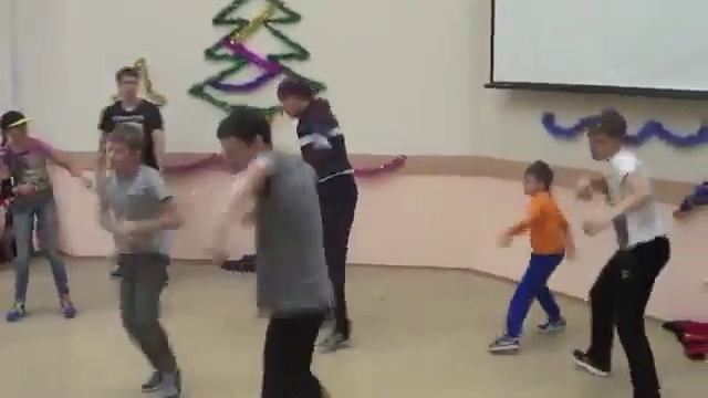 Выступление Самарской школы Брейкданса в Мед.Университете смотреть онлайн