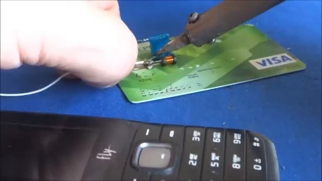 КРЕДИТНЫЙ ПЕРЕДАТЧИК из старой КРЕДИТНОЙ КАРТОЧКИ и Лампочки Экономки смотреть онлайн
