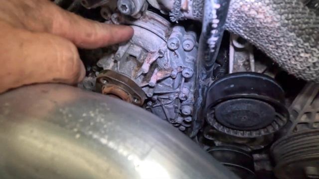 Porsche Cayenne 958 Diesel Water Pump Replacement смотреть онлайн