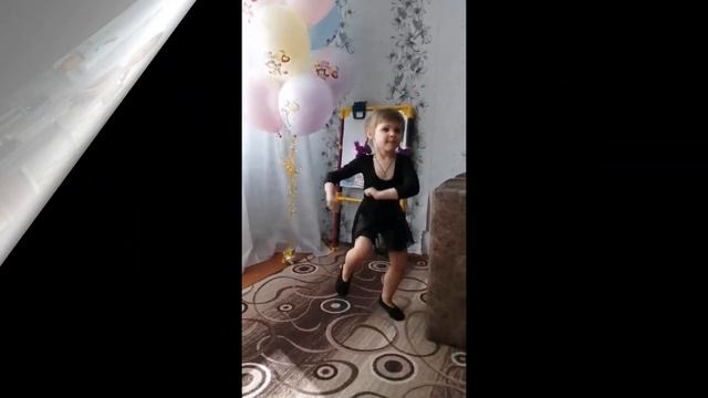 Танцуем дома. Участники хореографического коллектива "Бусинки" смотреть онлайн