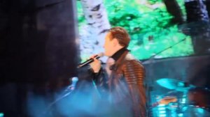 А на сердце опять горячо , горячо