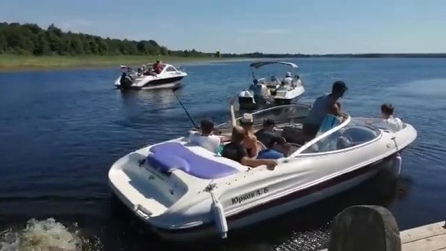 Прогулки по озеру Селигер на катерах смотреть онлайн