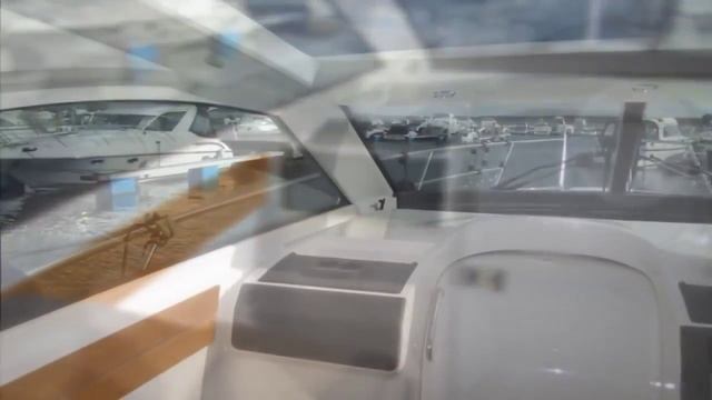 Экстерьер и интерьер моторного катера Aquador 35 ST смотреть онлайн