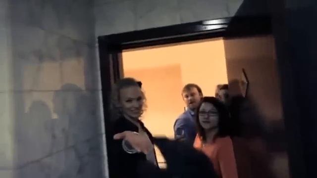 Байкер жжет! Супер прикольное видео - смотреть до конца)) Ночные мотопокатушки смотреть онлайн
