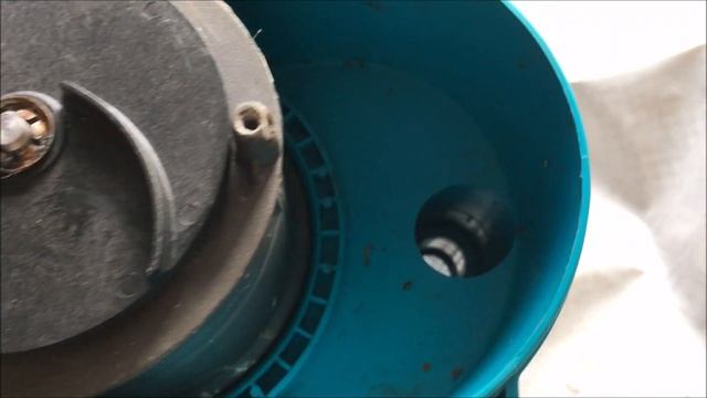 Funktion einer Tauchwasserpumpe -Gardena- смотреть онлайн