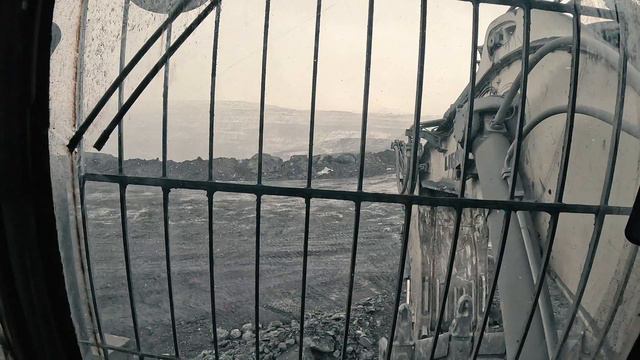 Экскаватор в работе смотреть онлайн