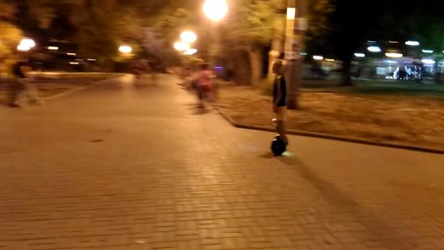 Катаемся на гироскутере смотреть онлайн
