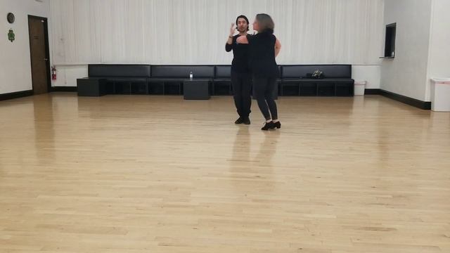 Bronze II American Smooth Tango Class 3: Closed reverse turn, back fan, and ladies half pivot endin смотреть онлайн