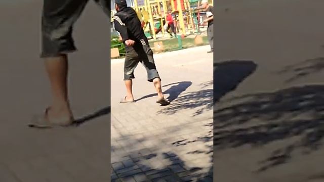 || Танцы бомжа под песню "Я хочу" || Когда тоже хочешь айфон.. || смотреть онлайн