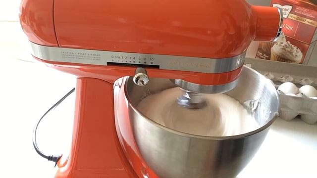 [Démonstration] Batteur sur socle Artisan Mini de KitchenAid смотреть онлайн
