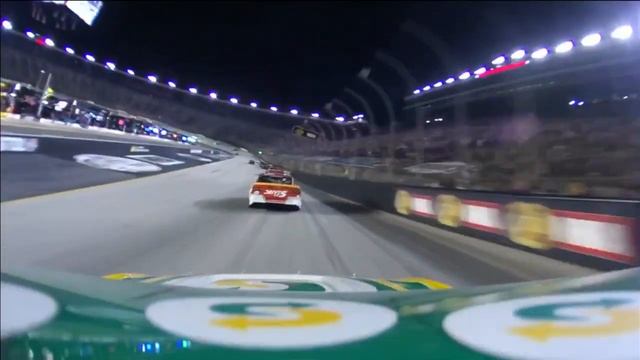 Kevin Harvick Desperately Trying to Get By Kyle Larson Failed (Bristol 2021) смотреть онлайн
