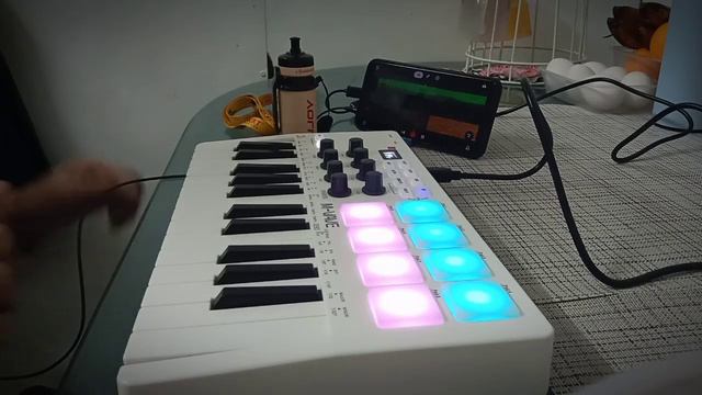 MVAVE SMK-25 (ATTACK! ATTACK! stick Stickly short synth cover) смотреть онлайн