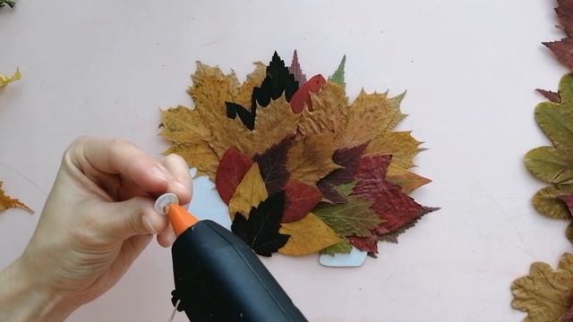 ПОДЕЛКИ на тему ОСЕНЬ - ЁЖИК из листьев / АППЛИКАЦИЯ из листьев / ПОДЕЛКА из природного материала смотреть онлайн