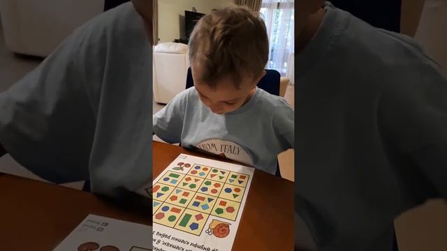 ???................? Проведи улитку к вишенкам. Двигайся по клеткам где сумма углов фигур рав 15. смотреть онлайн