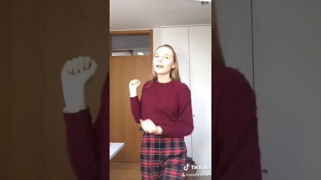 EM!LY-Яркий сон смотреть онлайн