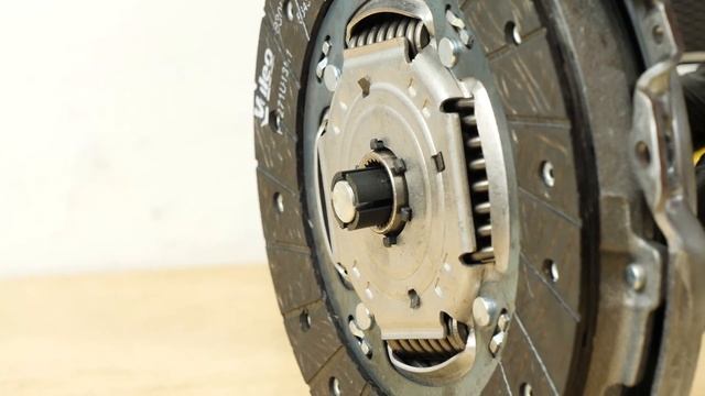 How to replace the Clutch Kit Megane mk2 1.5 dCi ? смотреть онлайн