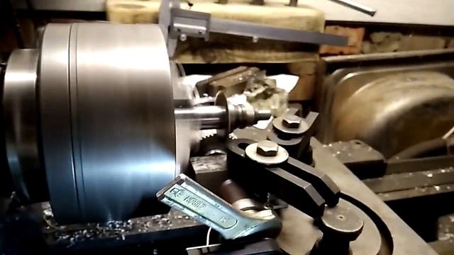 Резка шестерни на токарном смотреть онлайн
