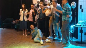 О чём думают гости на юбилеи, баблы