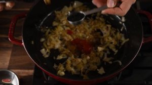 Просто добавьте бальзамический уксус и все соседи будут спрашивать рецепт