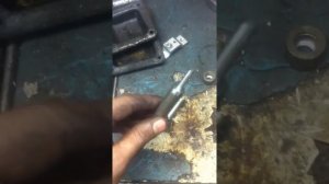 Как правильно менять направляющие клапанов .