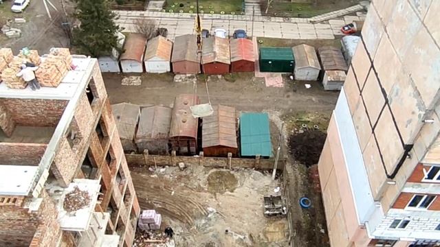 Заливка бетона, монтаж плит| Без башений кран| КБ 308 смотреть онлайн