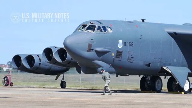 Этот гигантский американский реактивный стратегический бомбардировщик требует 8 мощности двигателя смотреть онлайн