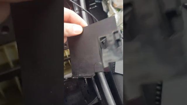 замена шторки консоли в Mercedes w203 sport coupe 2006 смотреть онлайн