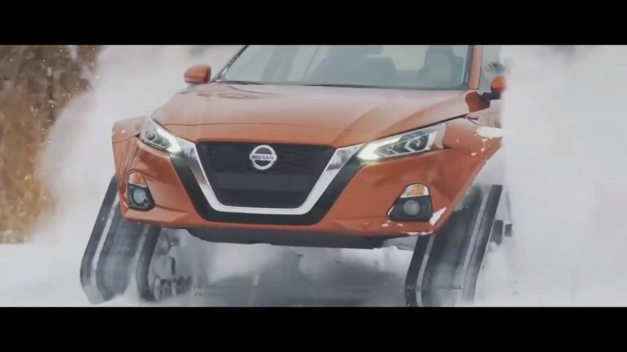 Nissan Altima-te AWD показывает как КРУТО с гусеничными траками !! смотреть онлайн