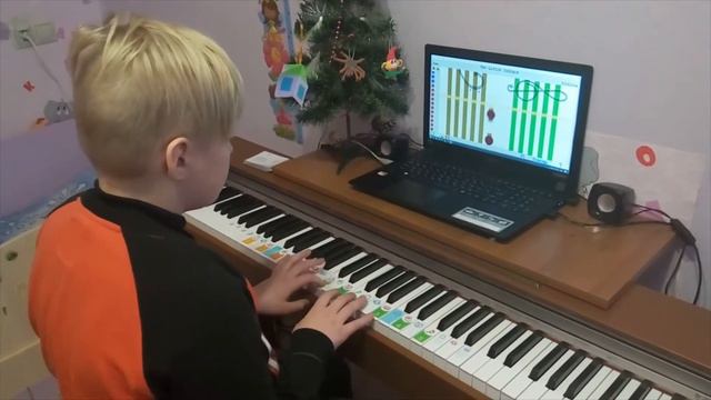 Soft Mozart Recital: Nikita (10) plays folklore song "Ten Little Indians" смотреть онлайн