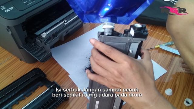 Cara isi ulang toner printer brother DCP L2540 DW смотреть онлайн