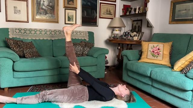 КУНДАЛИНИ ЙОГА. СОЛНЕЧНОЕ СПЛЕТЕНИЕ. ПРОБУДИТЕ СВОЙ ЦЕНТР смотреть онлайн