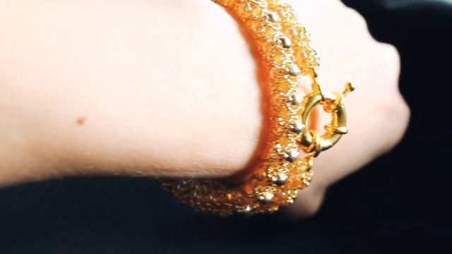 Бусы колье из гематита с желтыми агатами смотреть онлайн