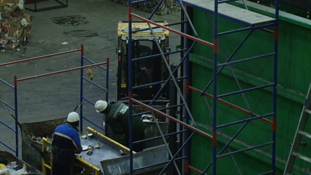 Видеоурок 53. Курс Экология. Завод по сортировке мусора.