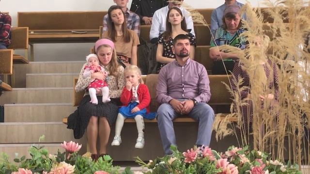 Благословение дочери Алины в семье Турчаниновых Валентина и Юлии. смотреть онлайн