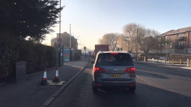 Лондон - покатушки из Брентфорда в Кройдон смотреть онлайн