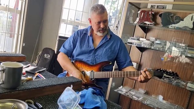 Shredding On Ibanez S-Series Guitar! #shredding #shreddingmachine #shreddingguitar #ibanezguitars смотреть онлайн