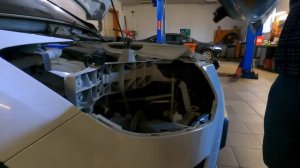 Ford Kuga замена лампочки ближнего света