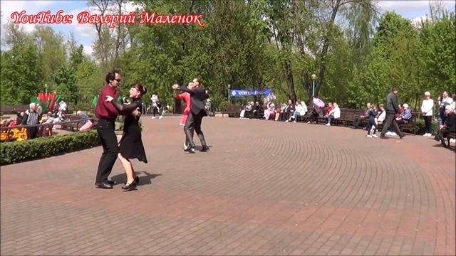 Красивый вальс в городском парке! смотреть онлайн